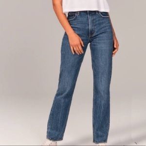 Abercrombie & Fitch, The ‘90s Straight Ultra high Rise